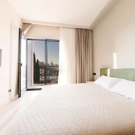 Doors Hotel Тбилиси Екстериор снимка