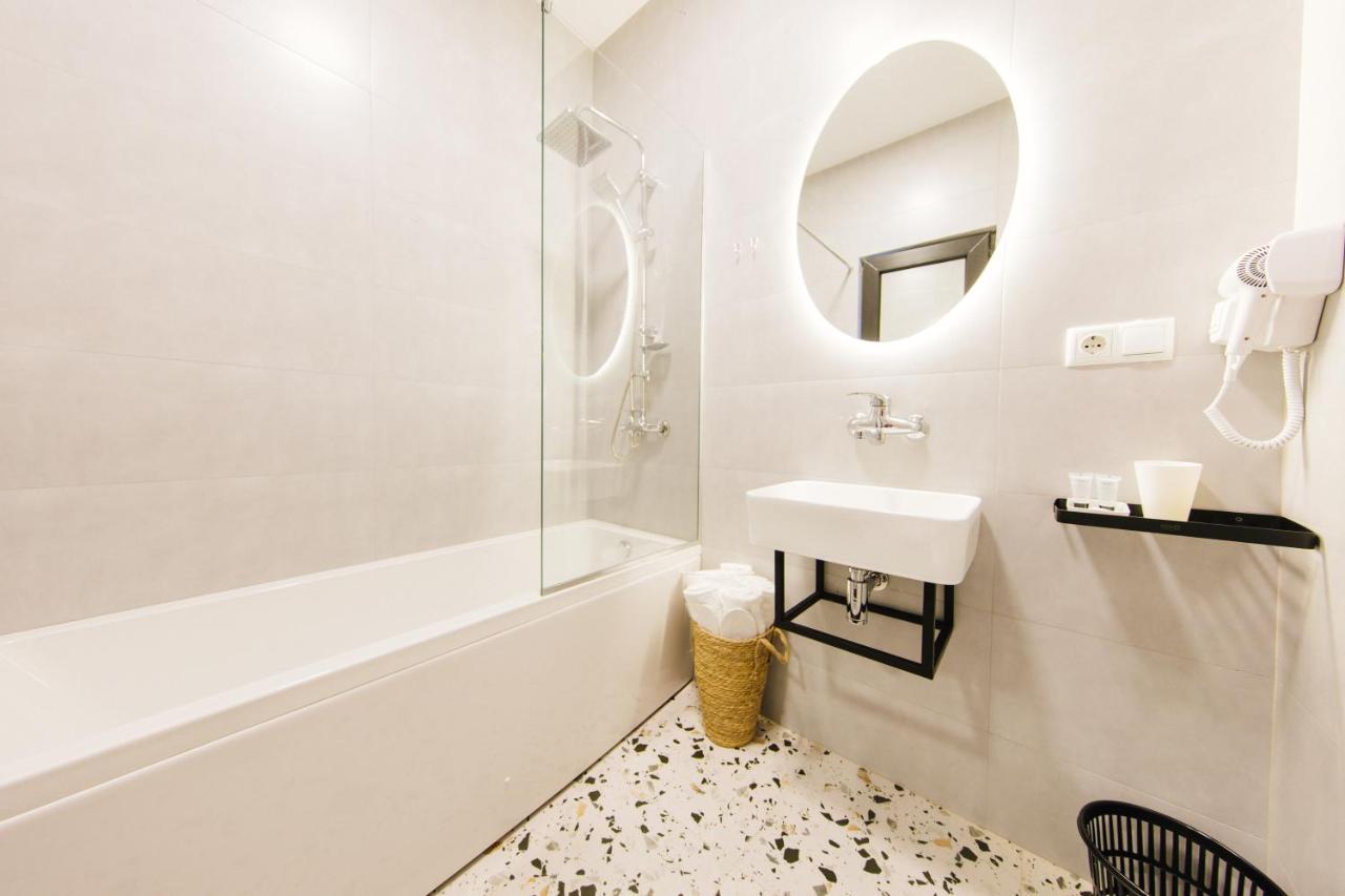 Doors Hotel Тбилиси Екстериор снимка