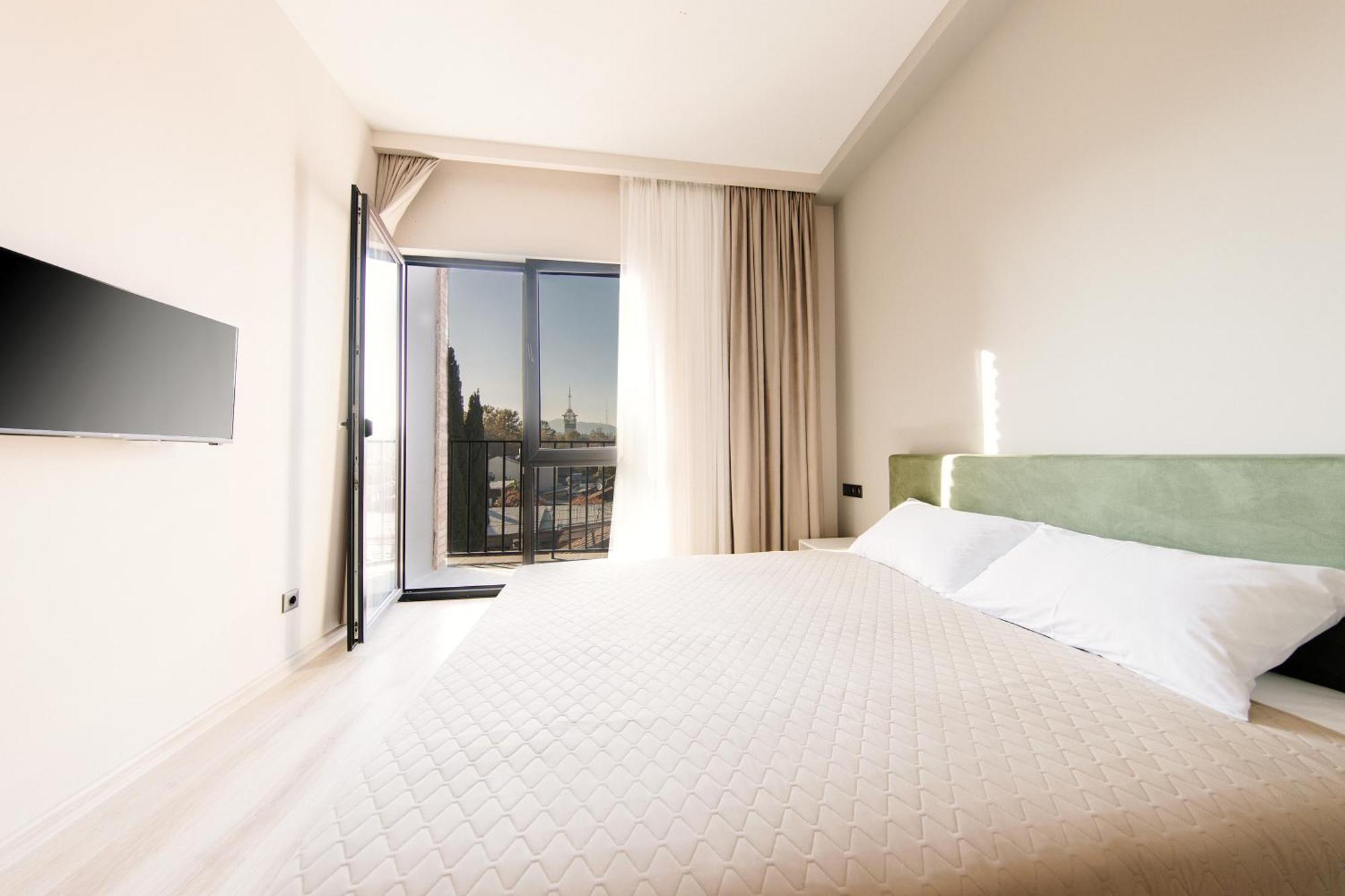 Doors Hotel Тбилиси Екстериор снимка