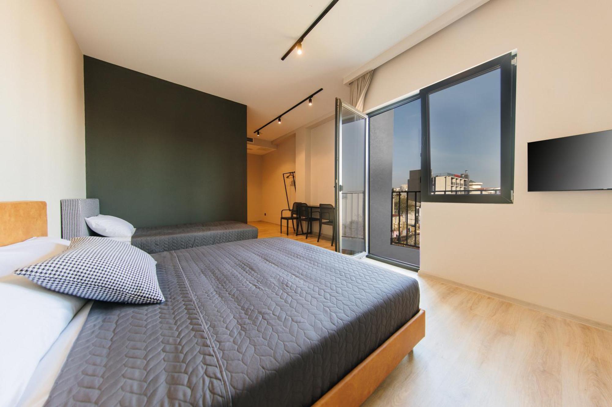 Doors Hotel Тбилиси Екстериор снимка